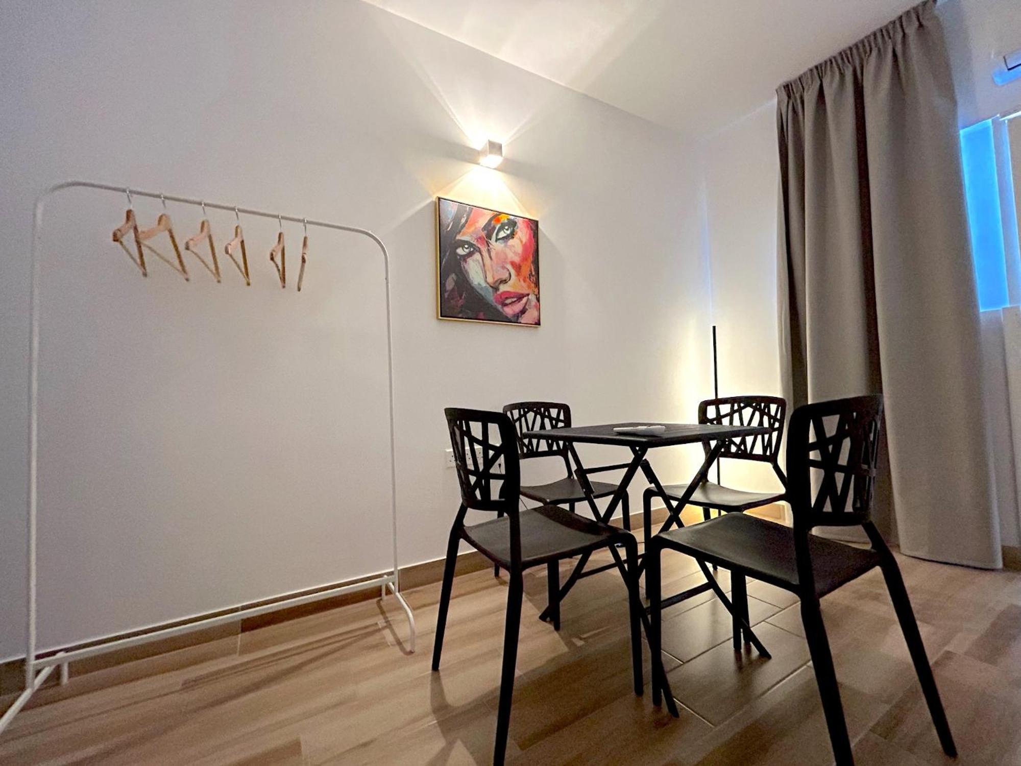 Queen Regina Suites By Platform 357 Nicosia Exterior photo