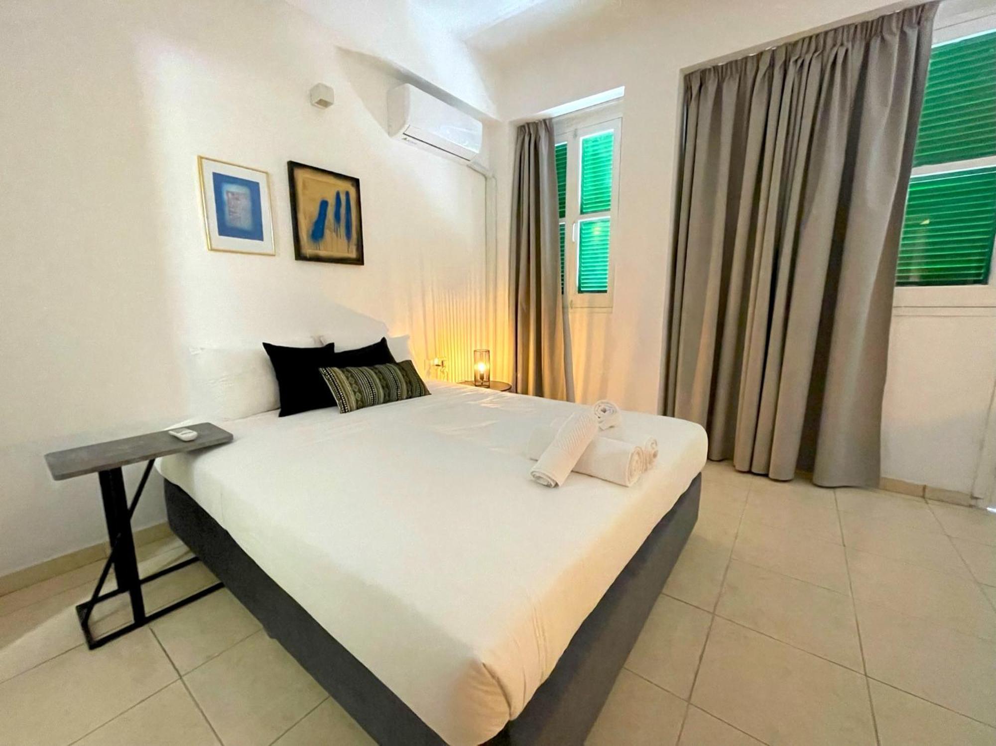 Queen Regina Suites By Platform 357 Nicosia Exterior photo